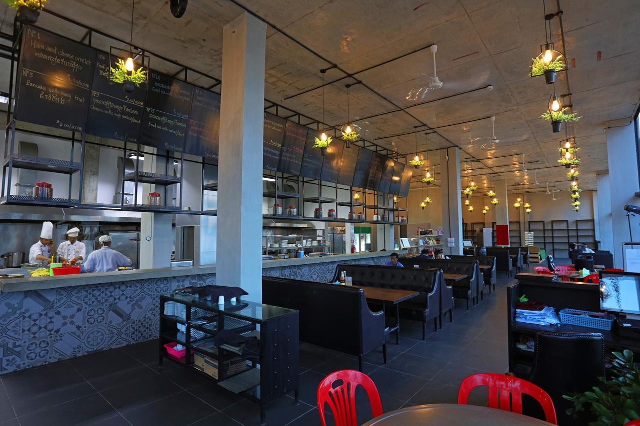Eco Garden Residences Phnom-Penh Buitenkant foto